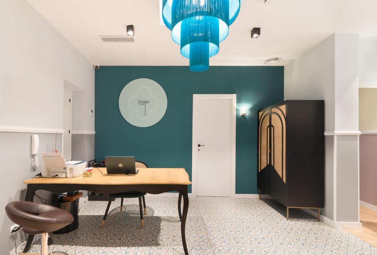 Hostal Evoke Madrid Extérieur photo