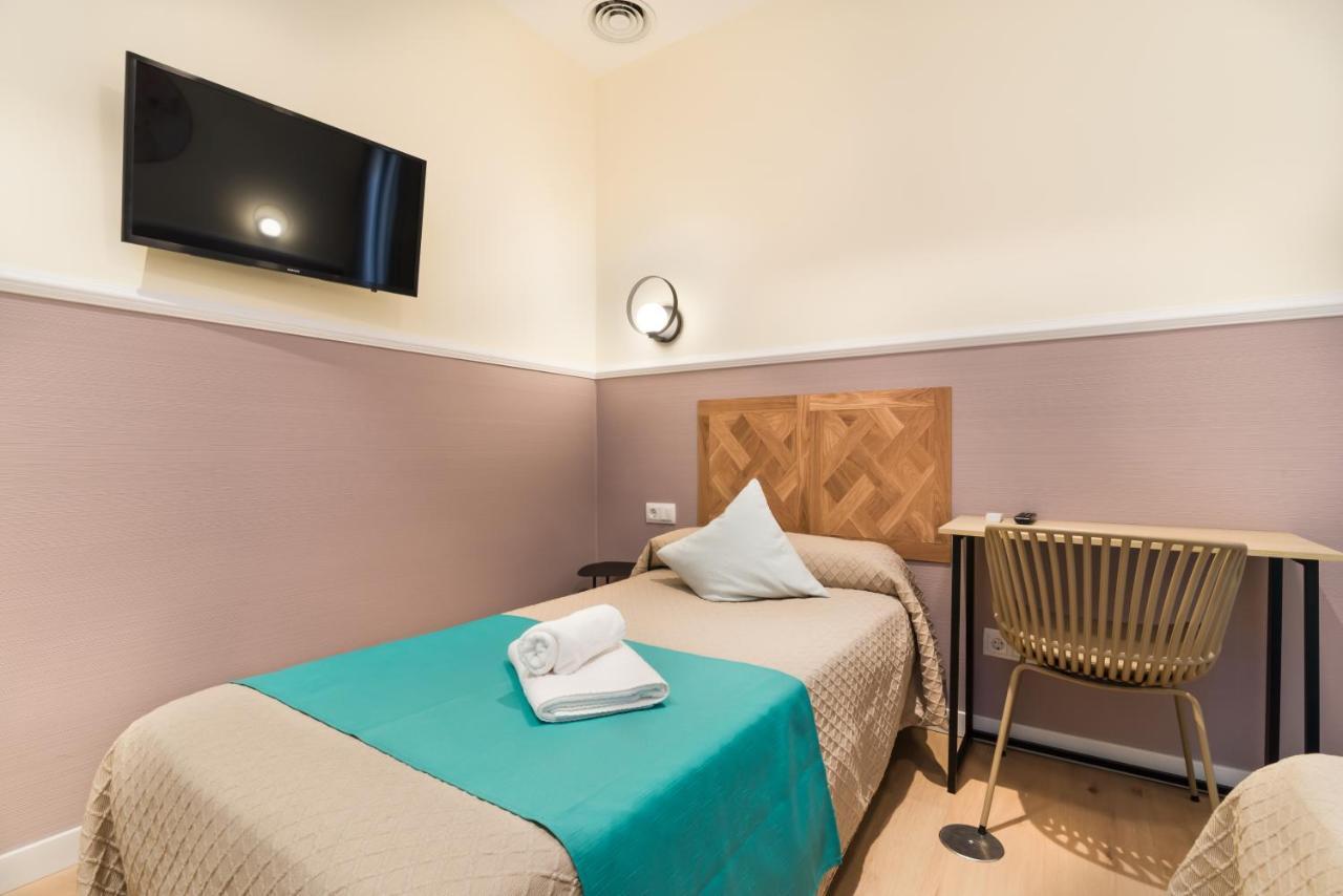 Hostal Evoke Madrid Extérieur photo