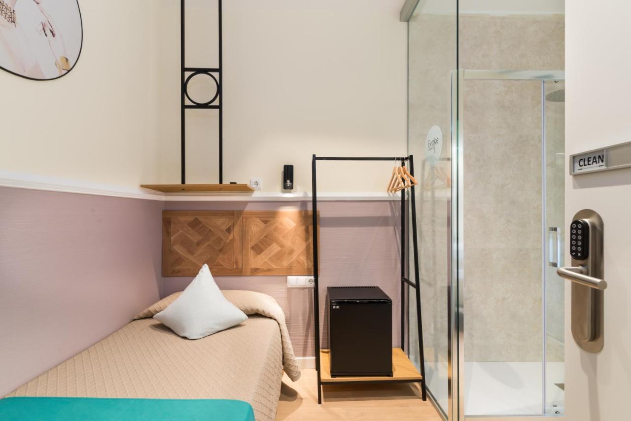 Hostal Evoke Madrid Extérieur photo
